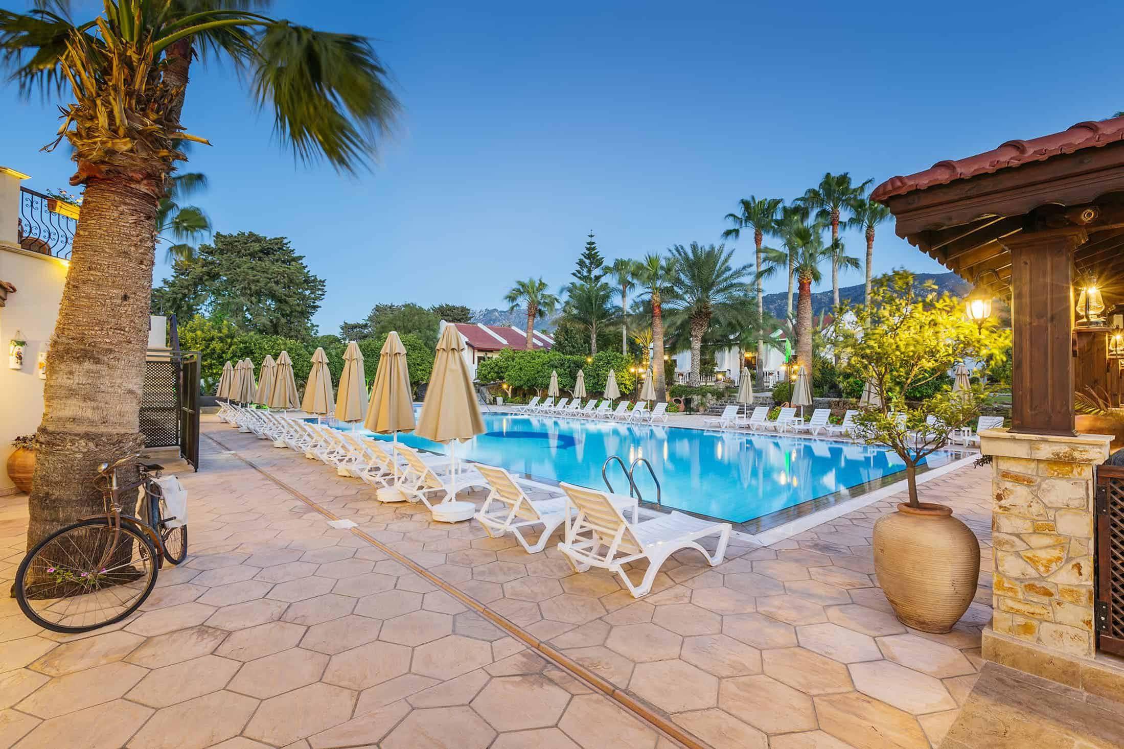 Almond Holiday Village & Hotel Karavas  Екстер'єр фото